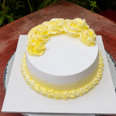 Classic Vanilla Celebration Cake